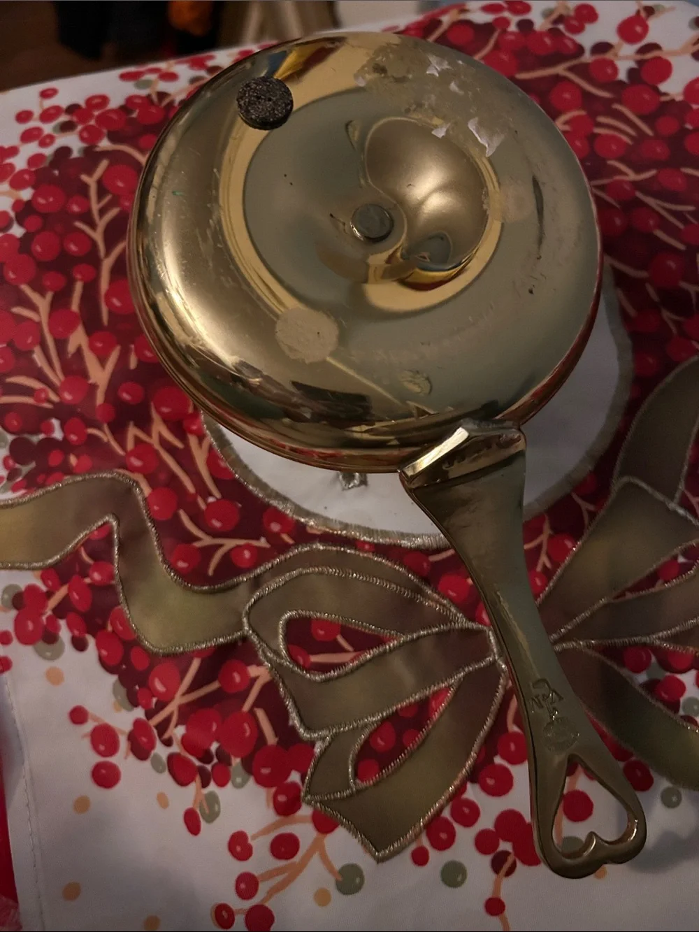 Brass Chamberstick Candle Holder with Handle with Heart - -Candle not inc VGUC